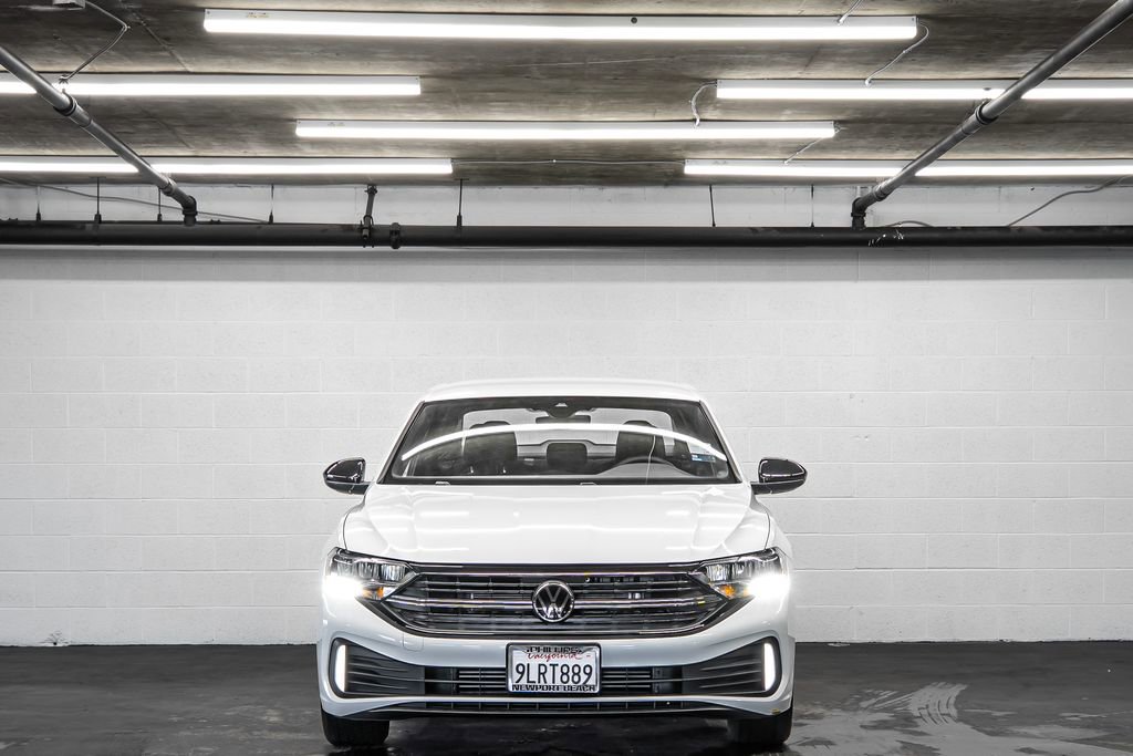 Used 2024 Volkswagen Jetta Sport image 8