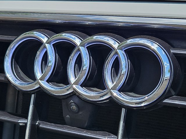 Used 2023 Audi Q8 Prestige AWD/4WD image 29