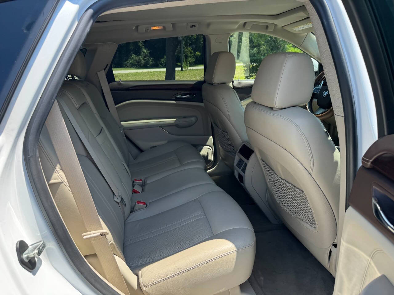 Used 2011 Cadillac SRX Luxury FWD image 13