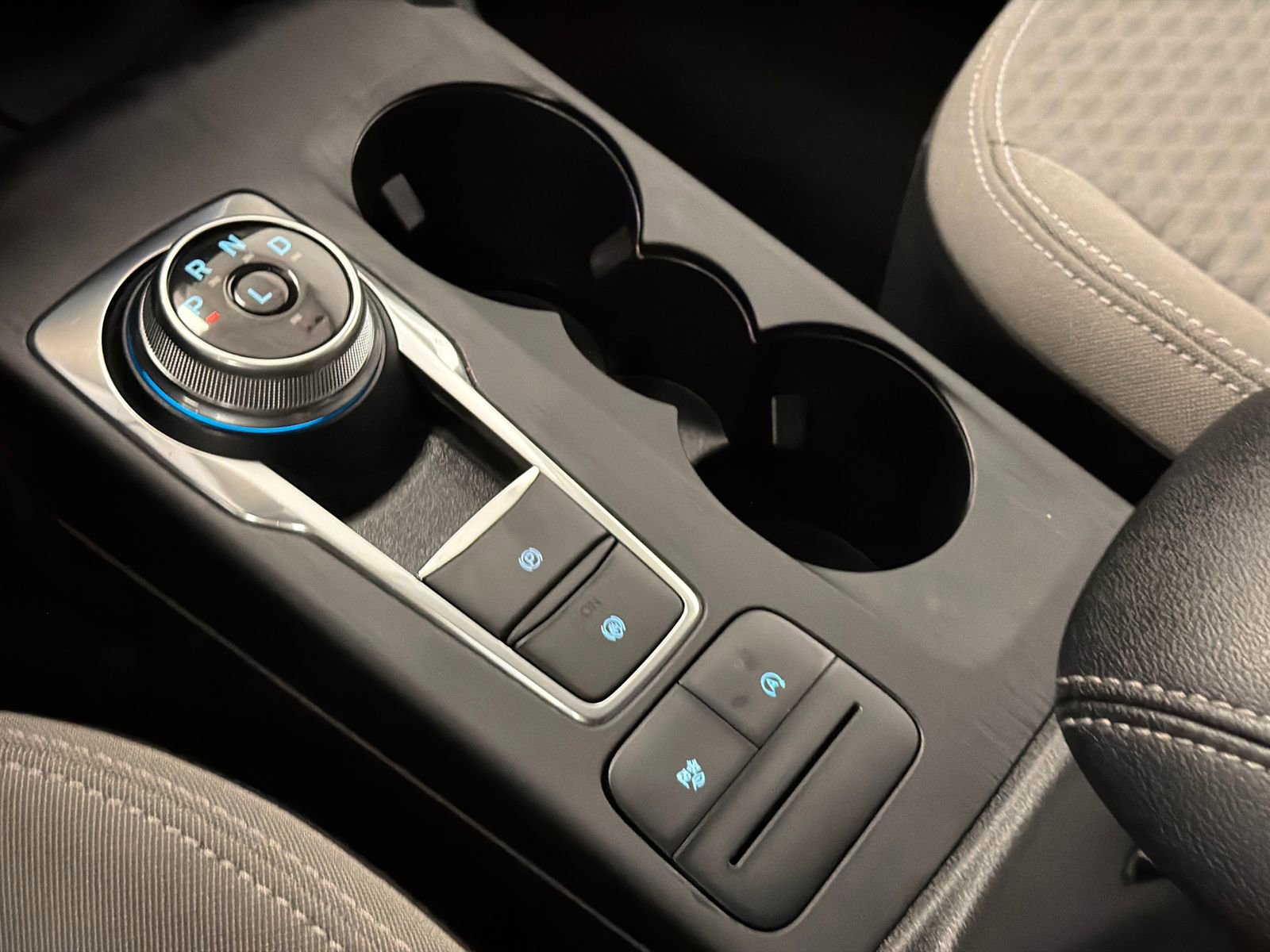 Used 2022 Ford Escape SE image 28