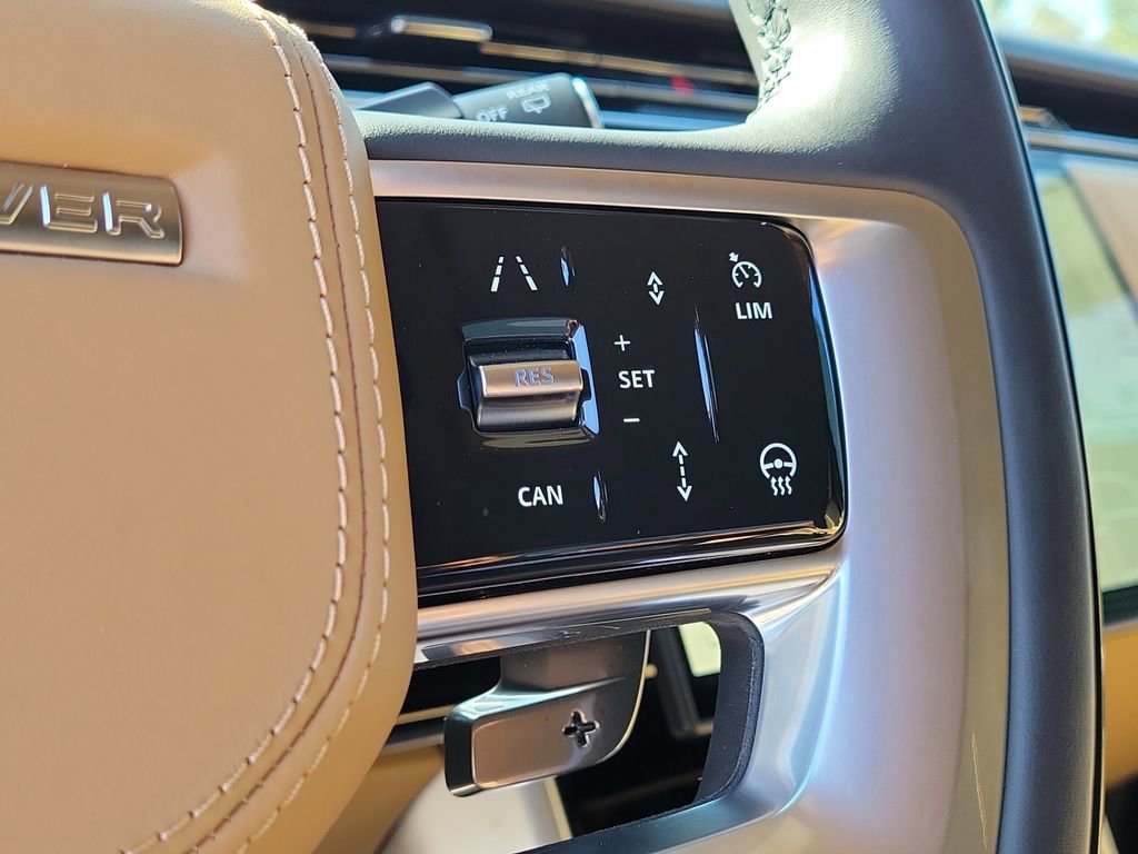 Used 2025 Land Rover Range Rover Long Wheelbase SE image 36