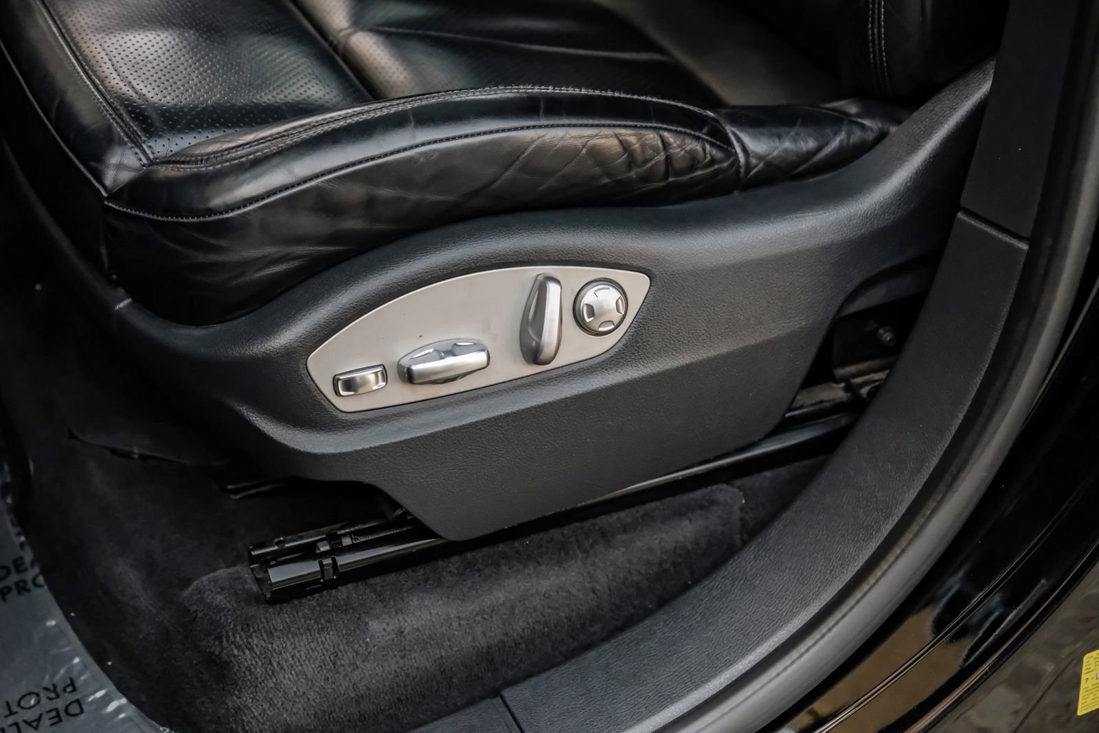 Used 2018 Porsche Cayenne GTS w/ Premium Package Plus image 36