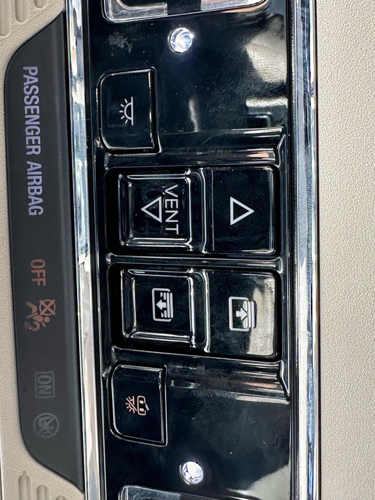 Used 2022 Lincoln Corsair AWD w/ Premium Package image 40
