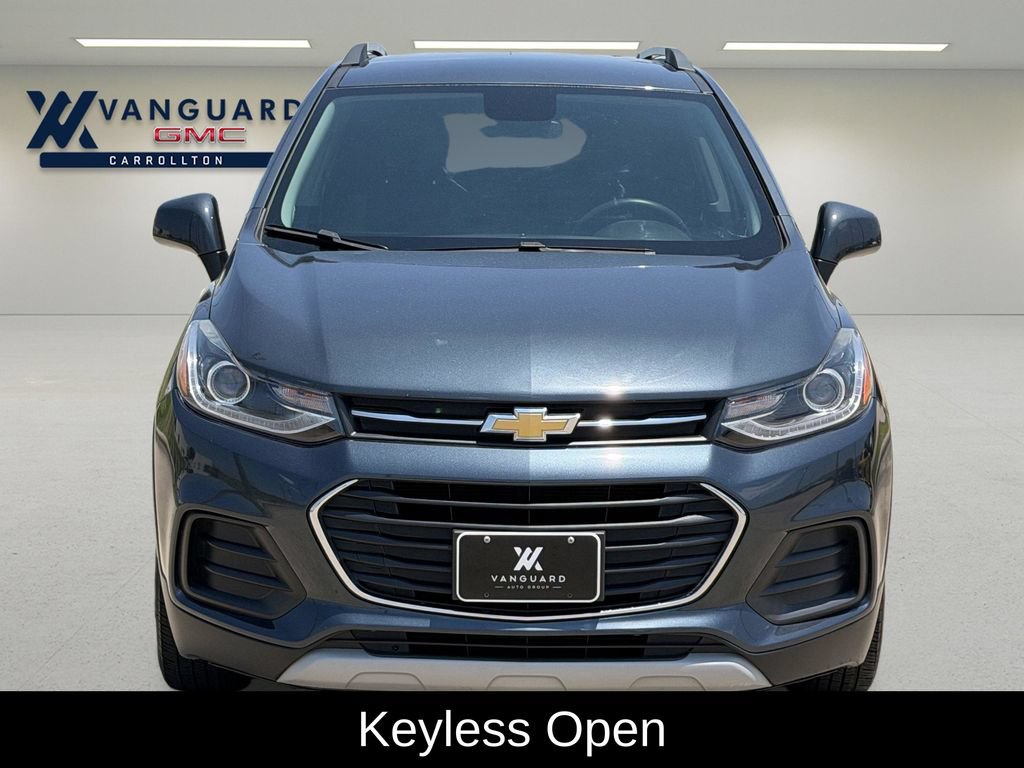 Used 2021 Chevrolet Trax LT w/ LT Convenience Package FWD image 3