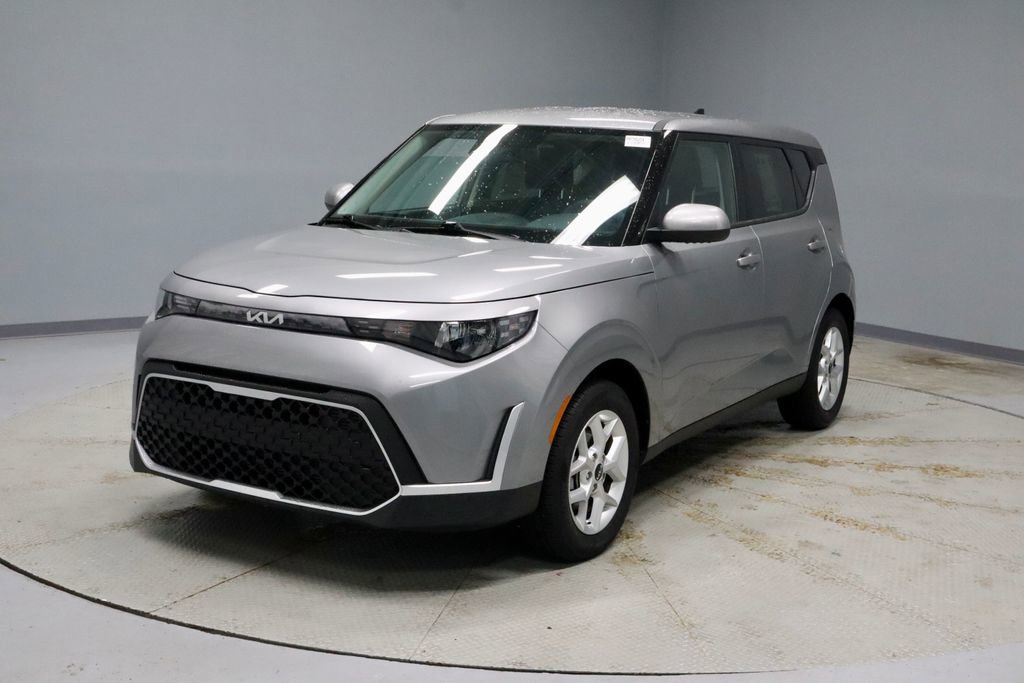 Used 2025 Kia Soul LX image 6