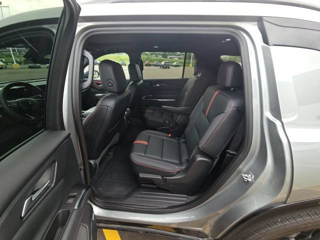 Used 2024 Chevrolet Traverse RS FWD image 13
