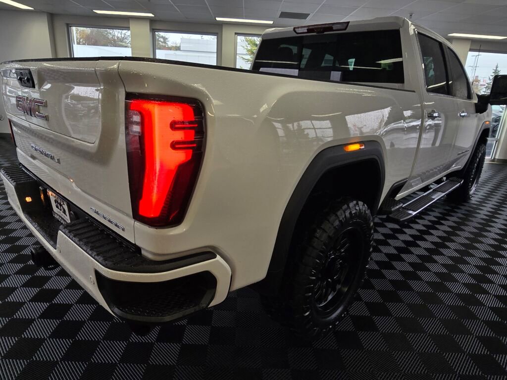 Used 2025 GMC Sierra 3500 Denali w/ Denali Reserve Package image 5