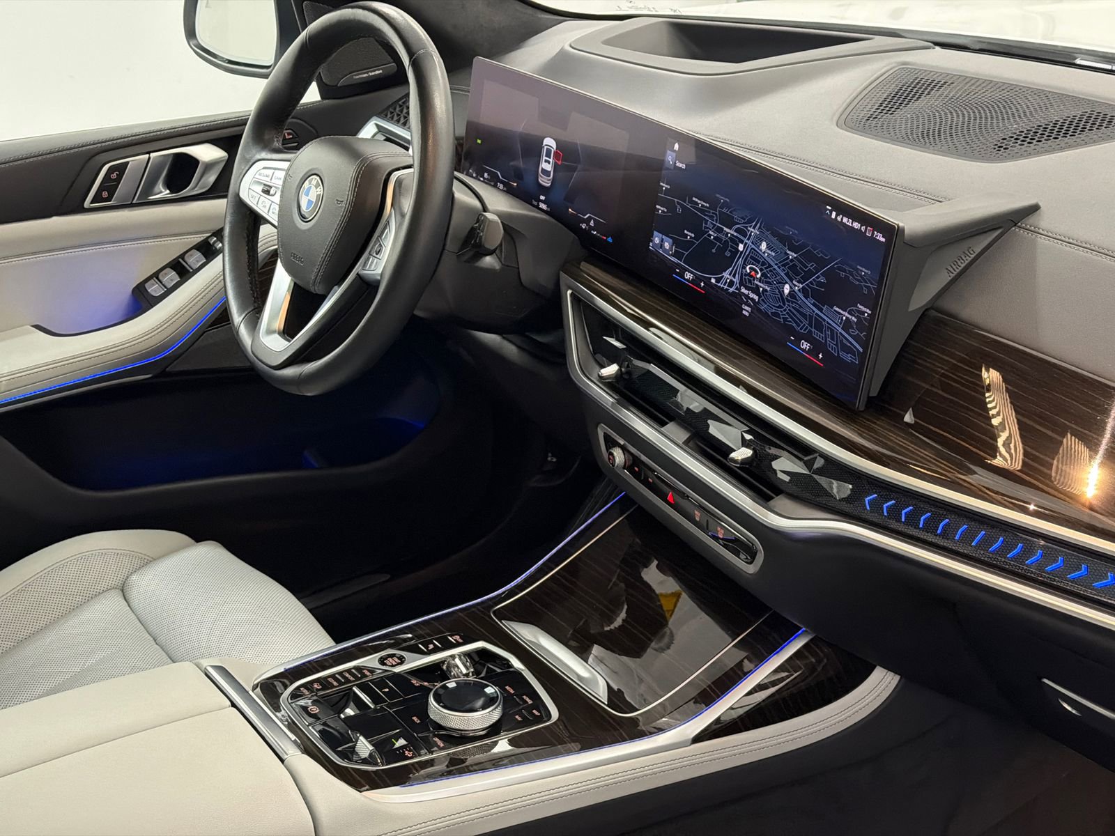 Used 2023 BMW X7 xDrive40i w/ Executive Package image 10