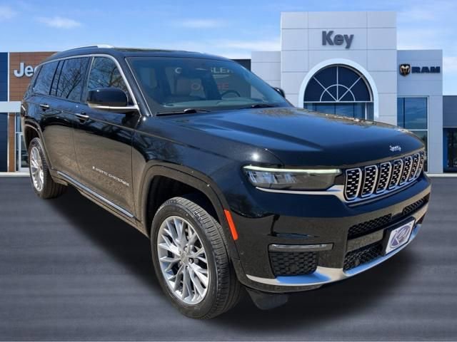 Used 2023 Jeep Grand Cherokee L Summit w/ Advanced Protech Group IV AWD/4WD image 5