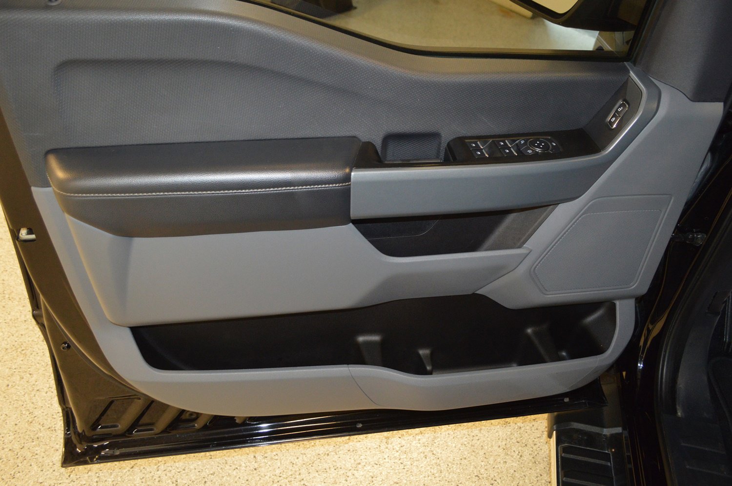 Used 2022 Ford F150 XLT w/ XTR Package image 14