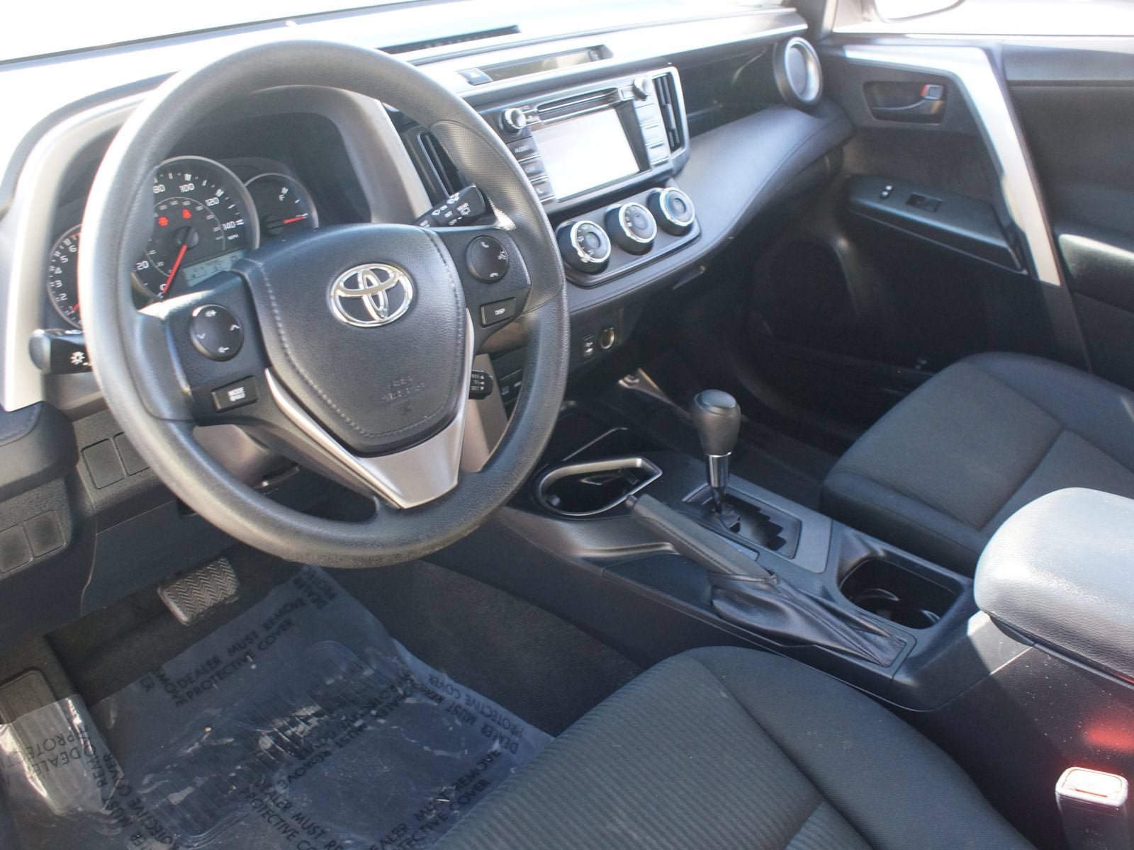 Used 2016 Toyota RAV4 LE FWD image 12