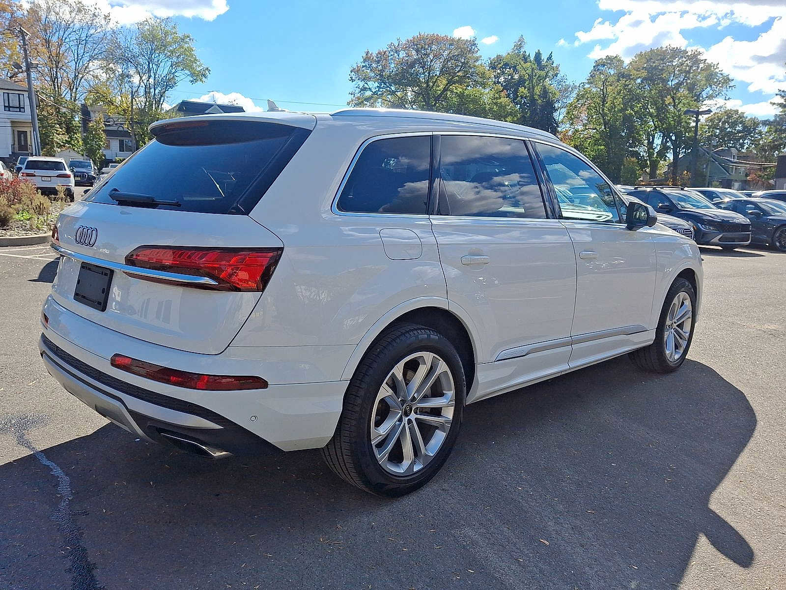 Certified 2025 Audi Q7 3.0T Premium Plus image 25