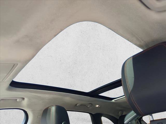 Used 2019 Jaguar F-PACE Prestige image 16