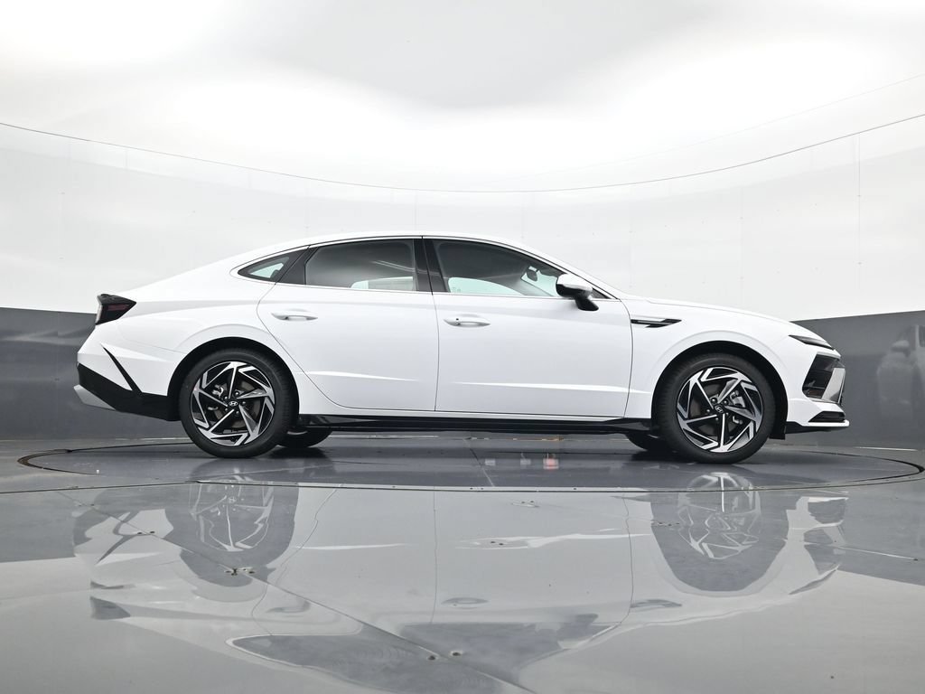 New 2026 Hyundai Sonata SEL FWD image 24