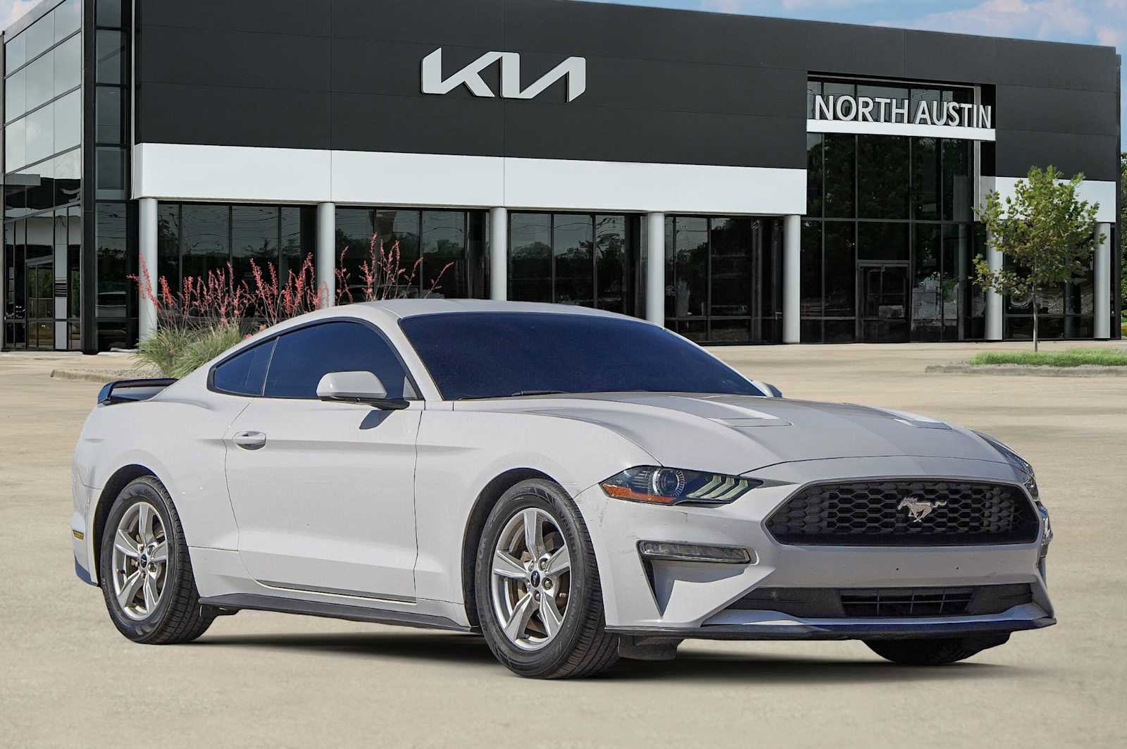 Used 2020 Ford Mustang Coupe image 8