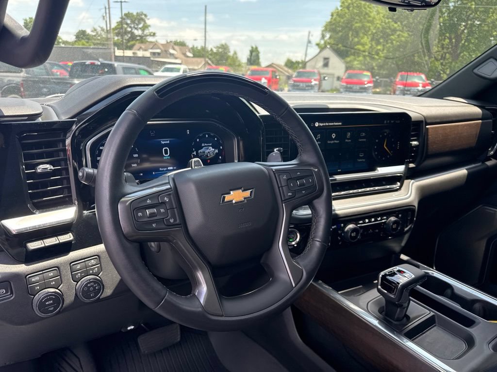 Used 2026 Chevrolet Silverado 1500 High Country w/ Technology Package AWD/4WD image 8