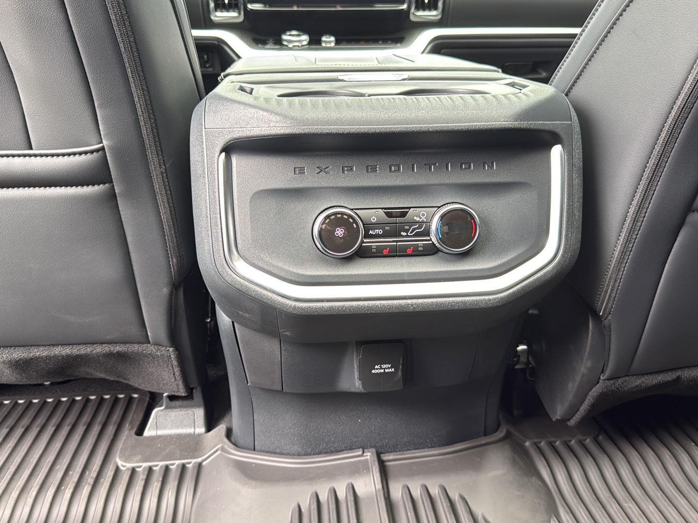Used 2026 Ford Expedition Platinum w/ Stealth Performance Package AWD/4WD image 17