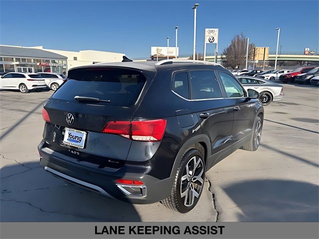 Used 2023 Volkswagen Taos SEL image 3