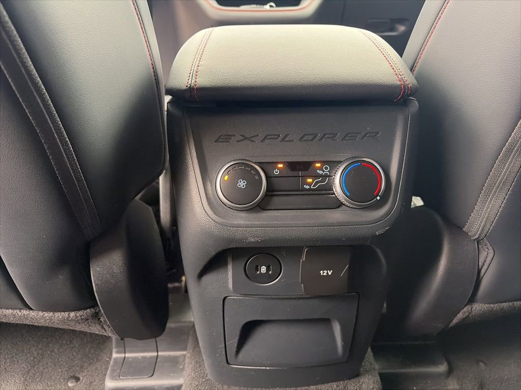 Used 2025 Ford Explorer ST-Line image 15
