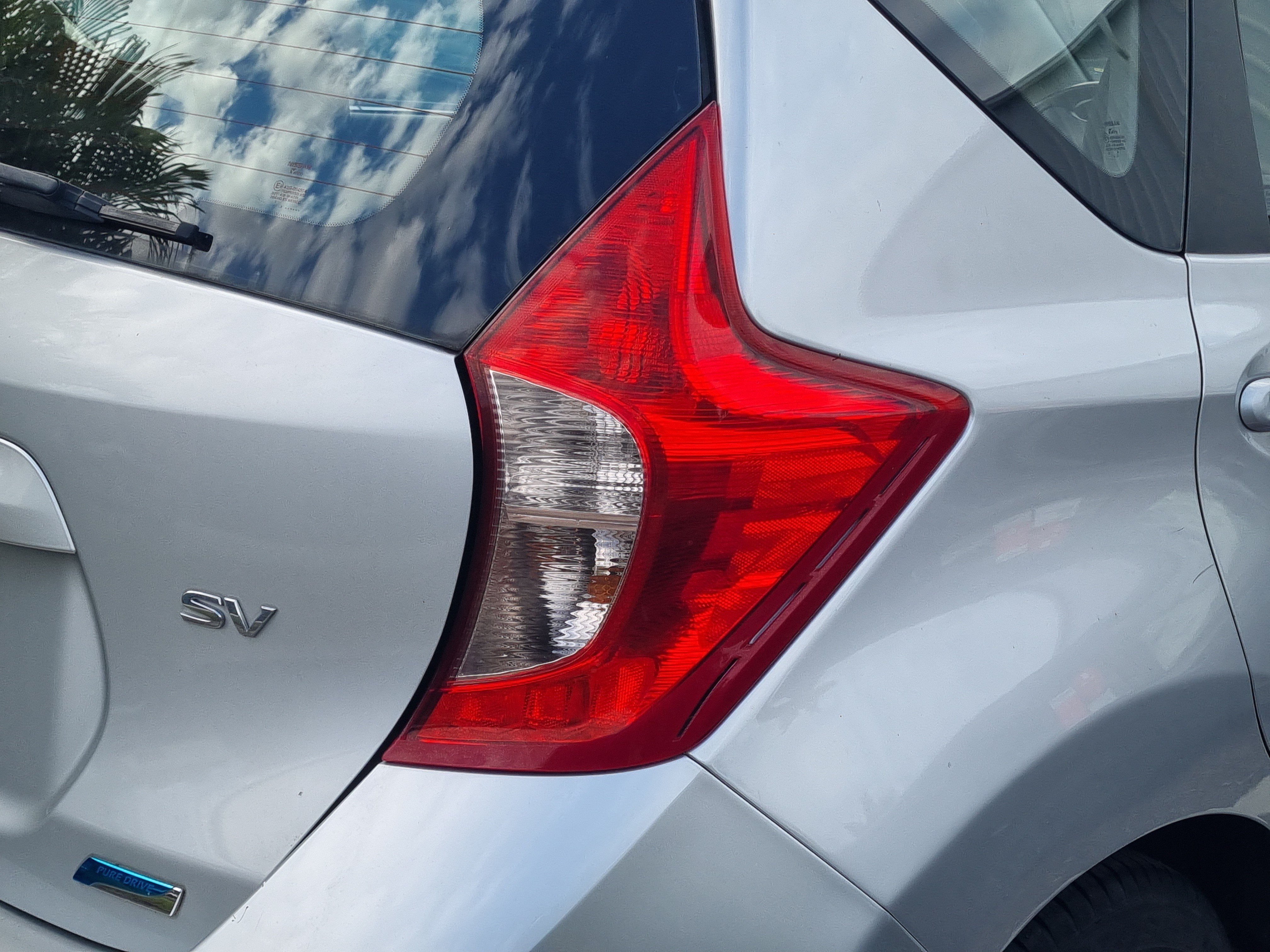 Used 2014 Nissan Versa Note SV w/ Convenience Package FWD image 9