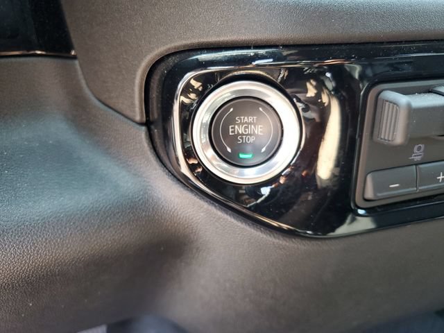 Certified 2025 Chevrolet Silverado 1500 LT AWD/4WD image 16