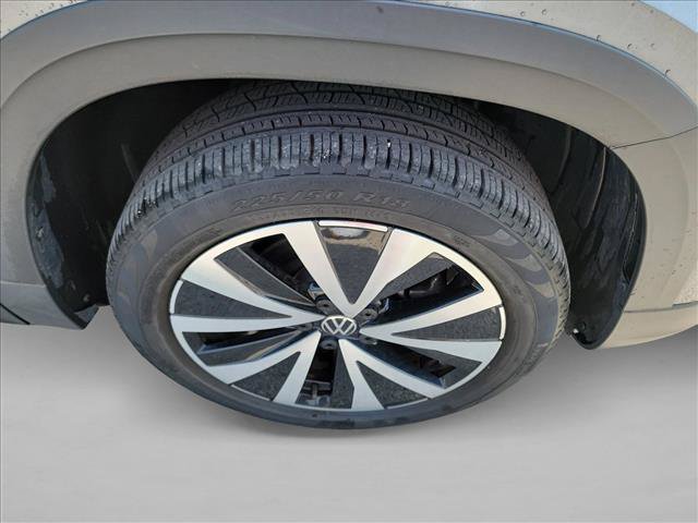 Used 2023 Volkswagen Taos SE AWD/4WD image 10