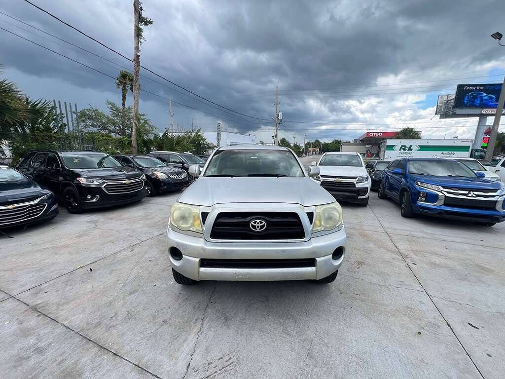 Used 2005 Toyota Tacoma PreRunner RWD image 1