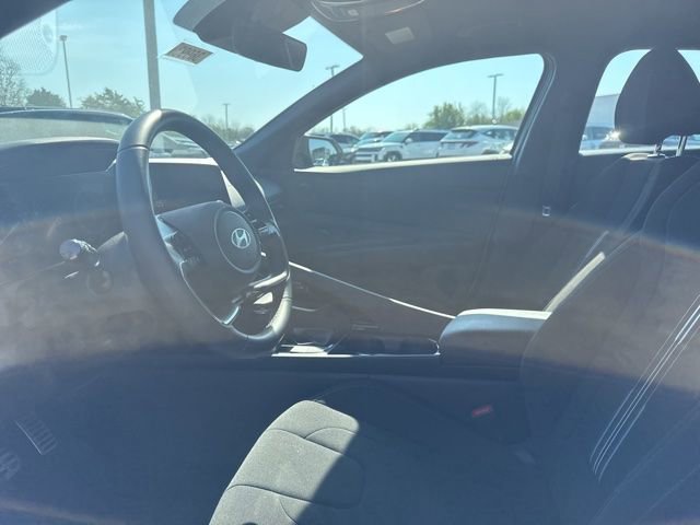 Used 2025 Hyundai Elantra SEL image 7