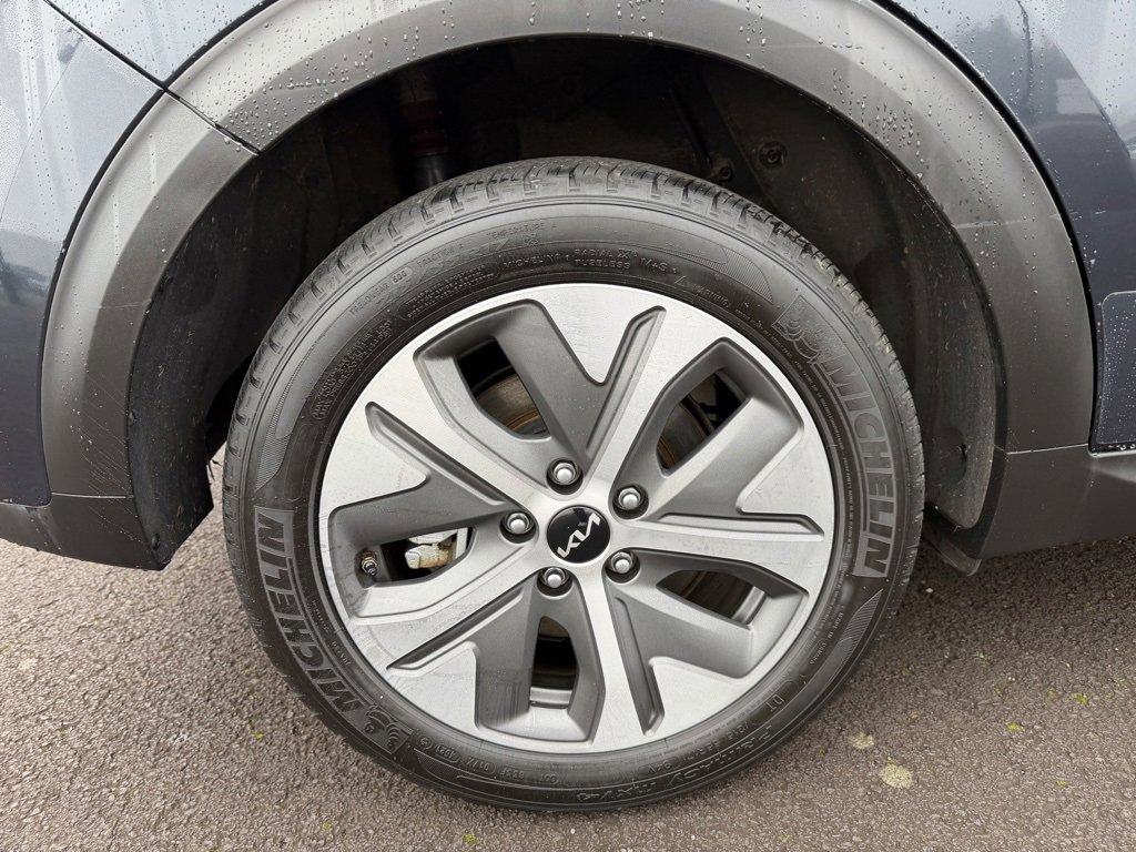 Used 2022 Kia Niro EX w/ Cold Weather Package image 10