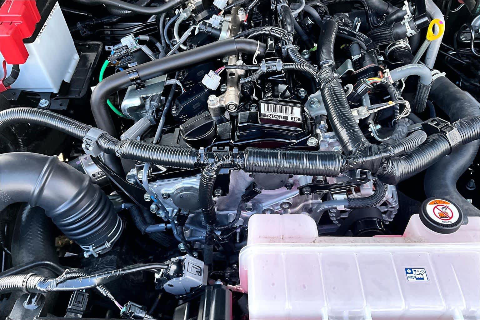 Certified 2025 Toyota 4Runner SR5 AWD/4WD image 32
