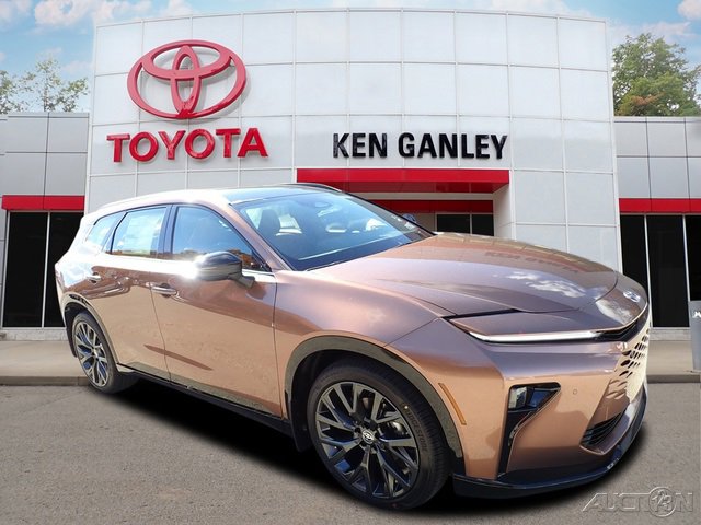 New 2025 Toyota Crown Signia image 1