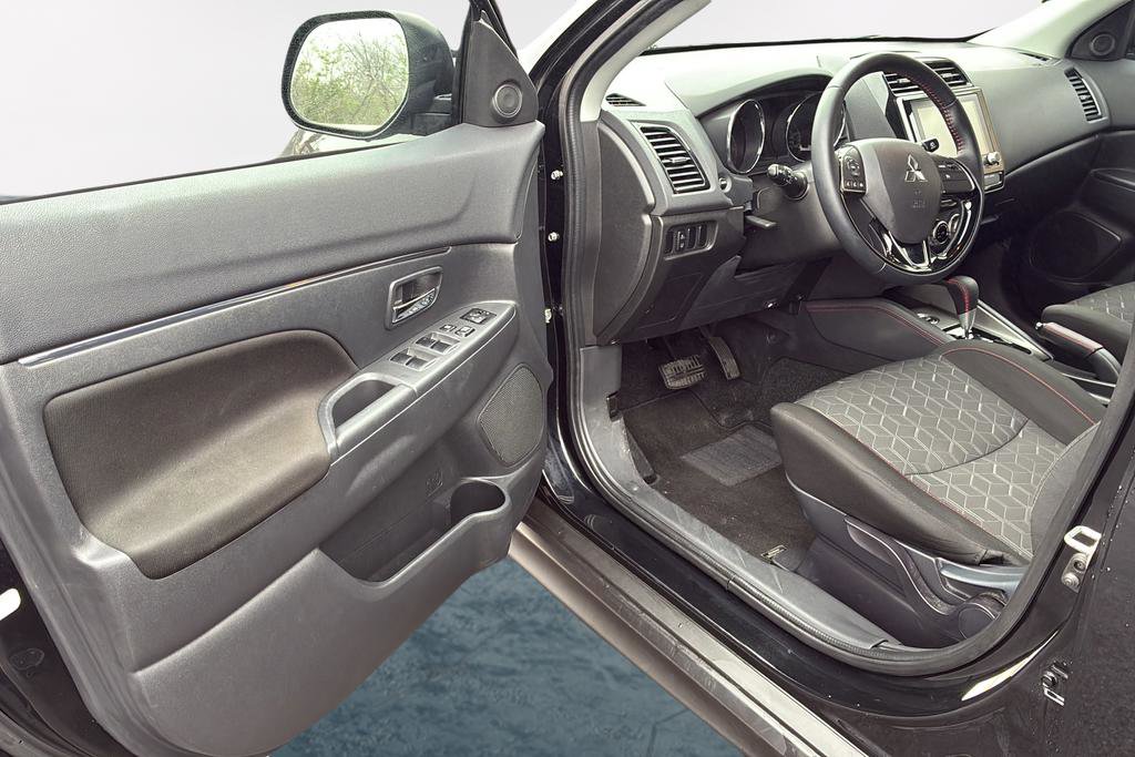 Used 2023 Mitsubishi Outlander Sport LE AWD/4WD image 10