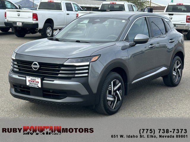 Used 2025 Nissan Kicks SV image 3