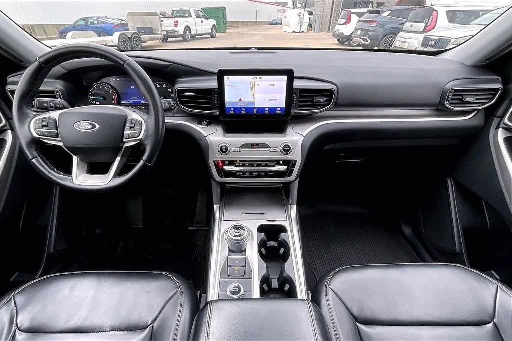 Used 2021 Ford Explorer XLT w/ Equipment Group 202A image 15