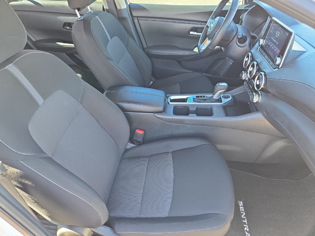 Used 2025 Nissan Sentra SV w/ All-Weather Package FWD image 10