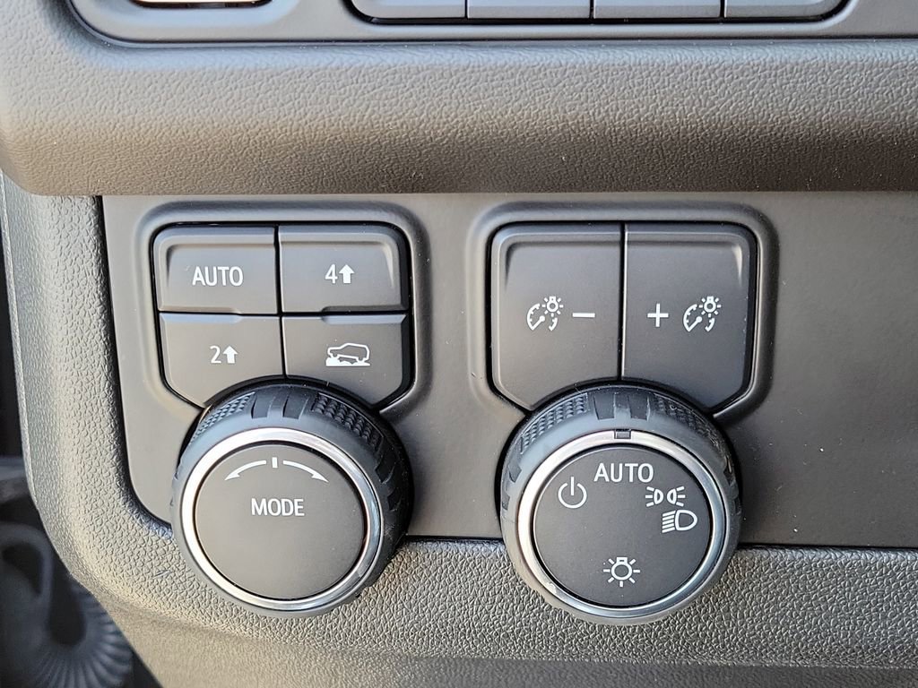 Used 2024 Chevrolet Suburban LT AWD/4WD image 24