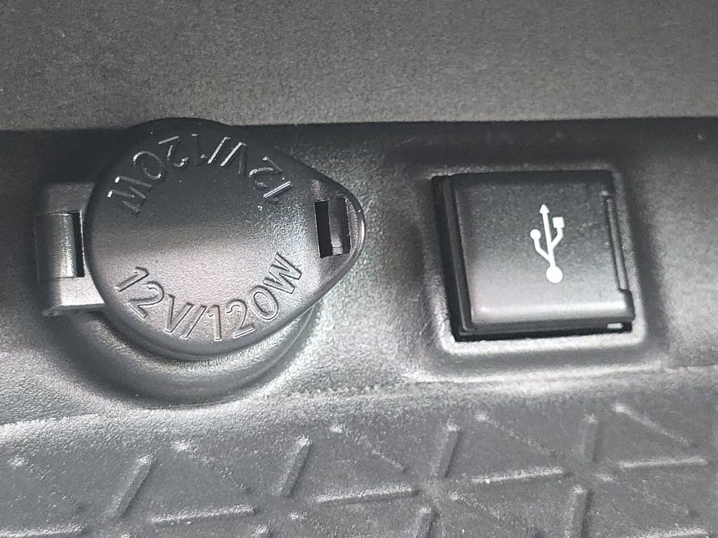 Used 2020 Toyota RAV4 XLE Premium image 32