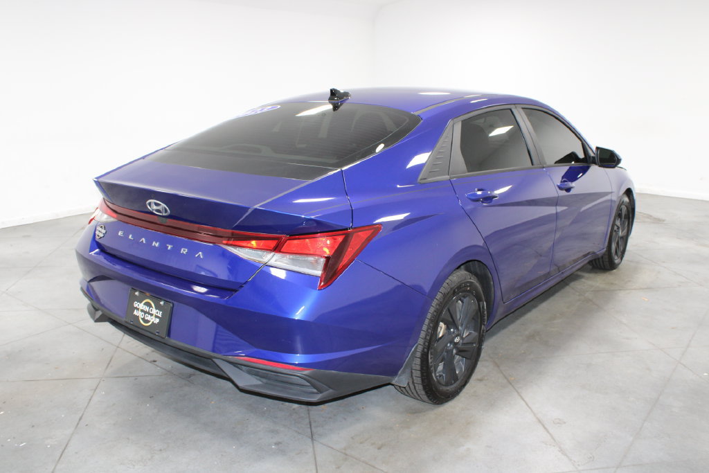 Used 2023 Hyundai Elantra SEL FWD image 9