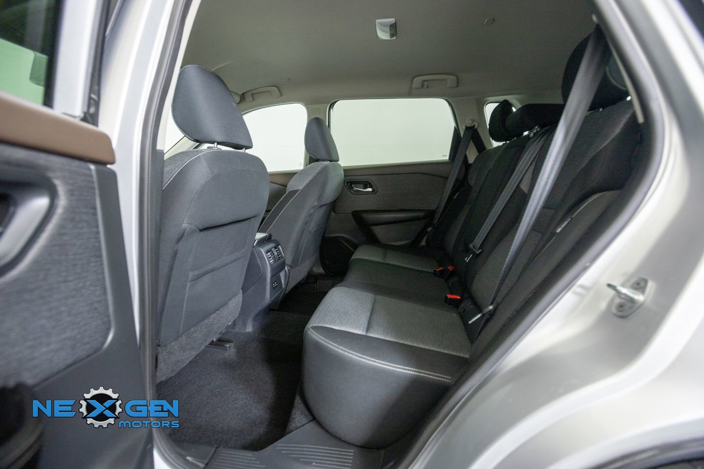 Used 2022 Nissan Rogue SV AWD/4WD image 27