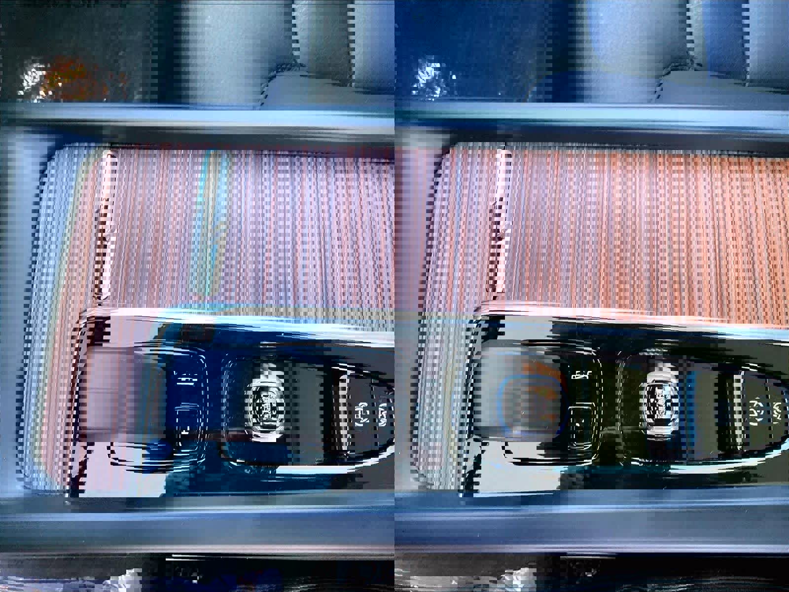 Used 2023 Volvo XC60 T8 Plus image 20