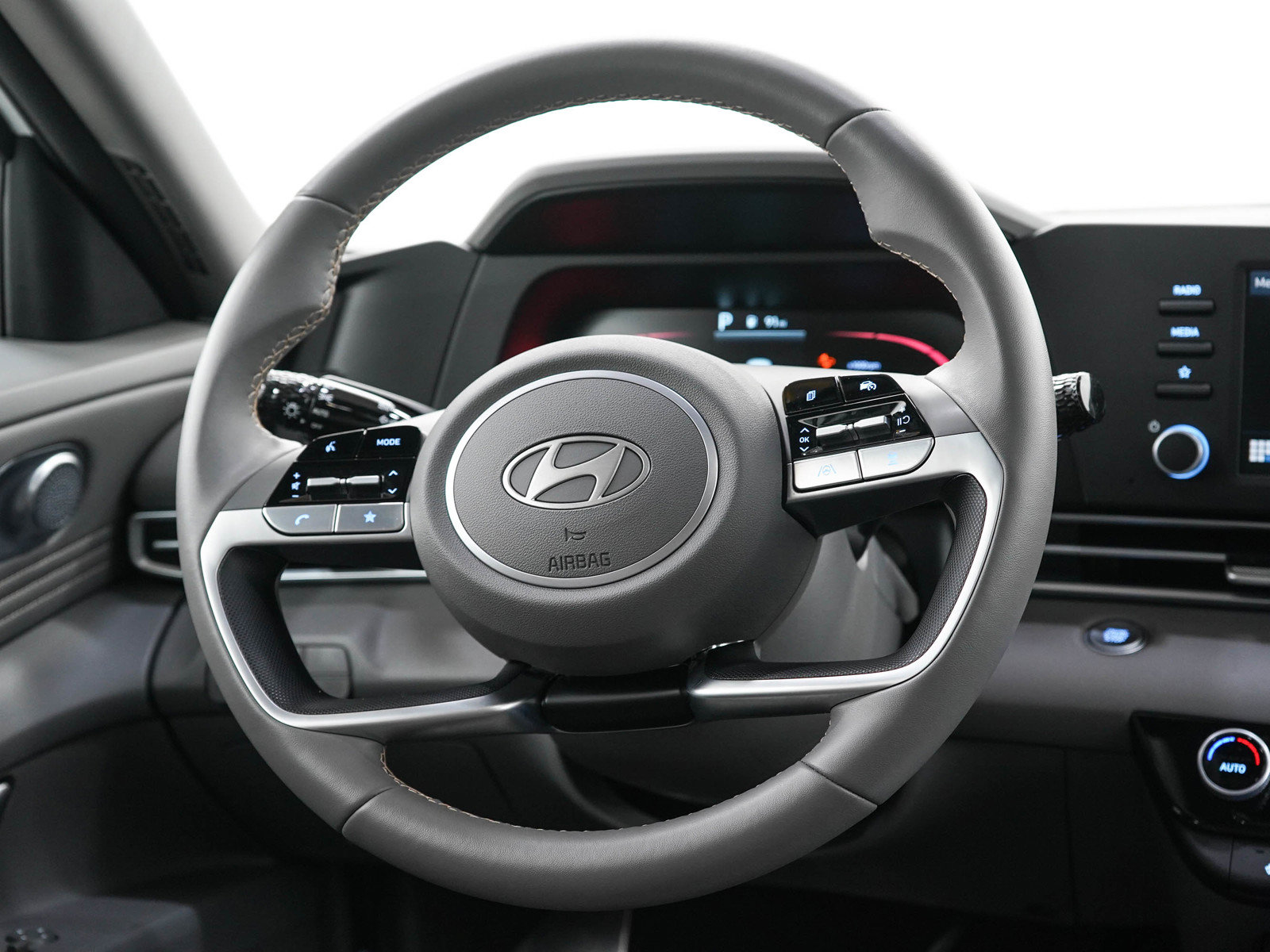 Certified 2026 Hyundai Elantra SEL Sport Premium FWD image 15