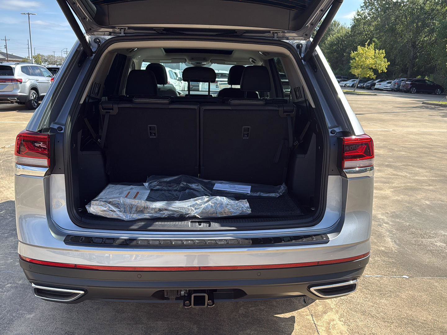 New 2026 Volkswagen Atlas SE image 9