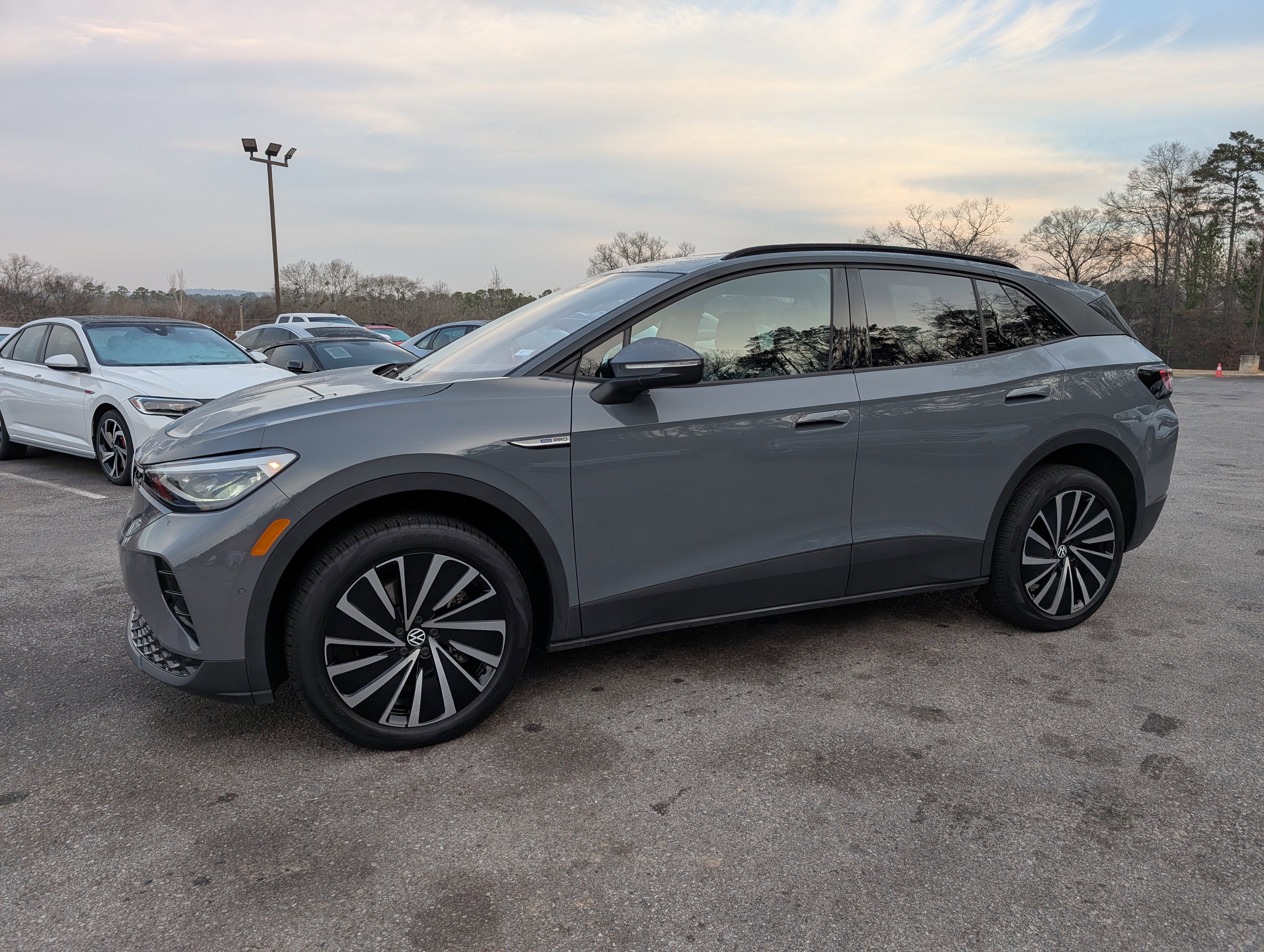 Used 2025 Volkswagen ID.4 Pro image 5