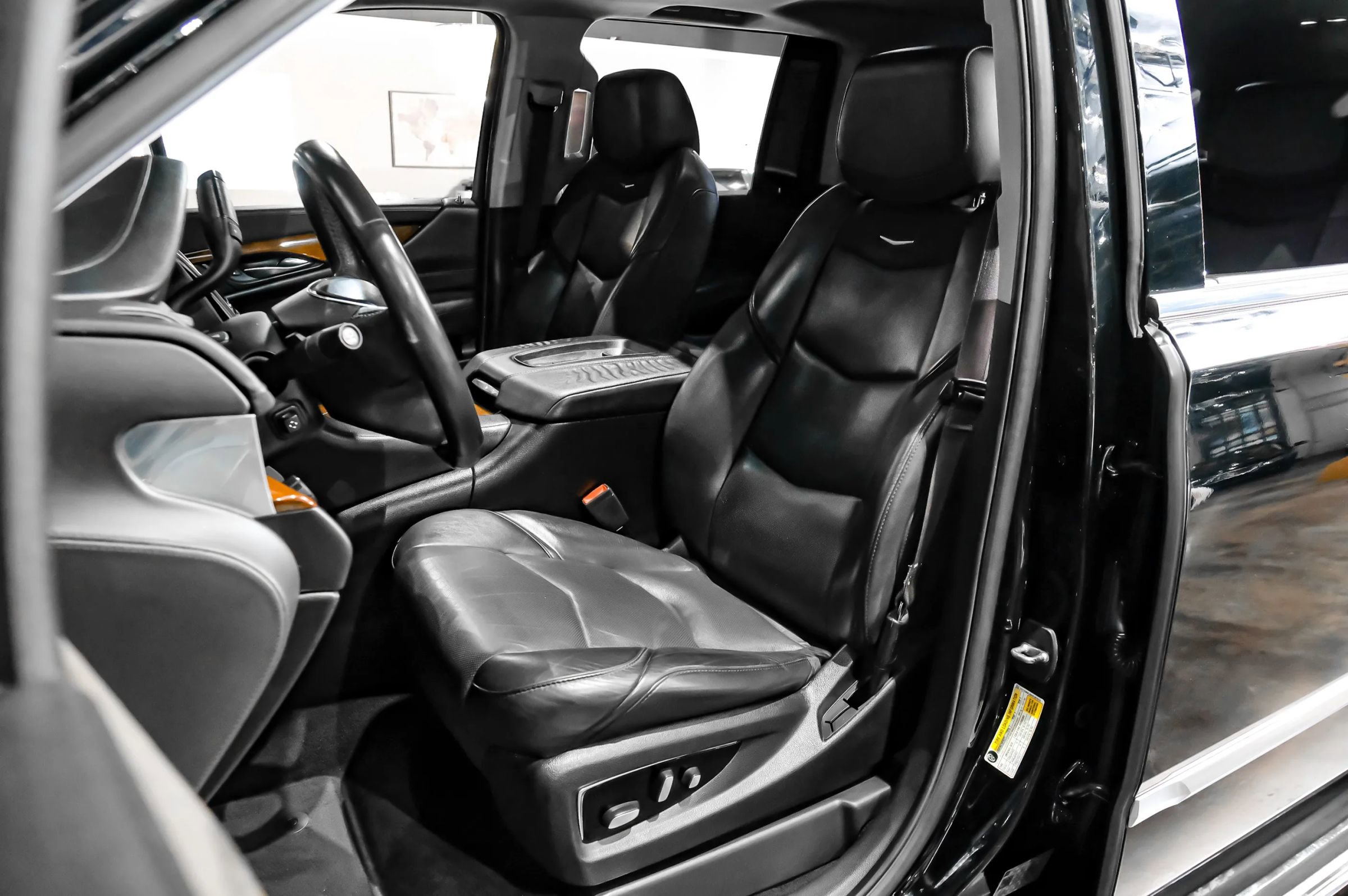 Used 2017 Cadillac Escalade ESV Luxury RWD image 42