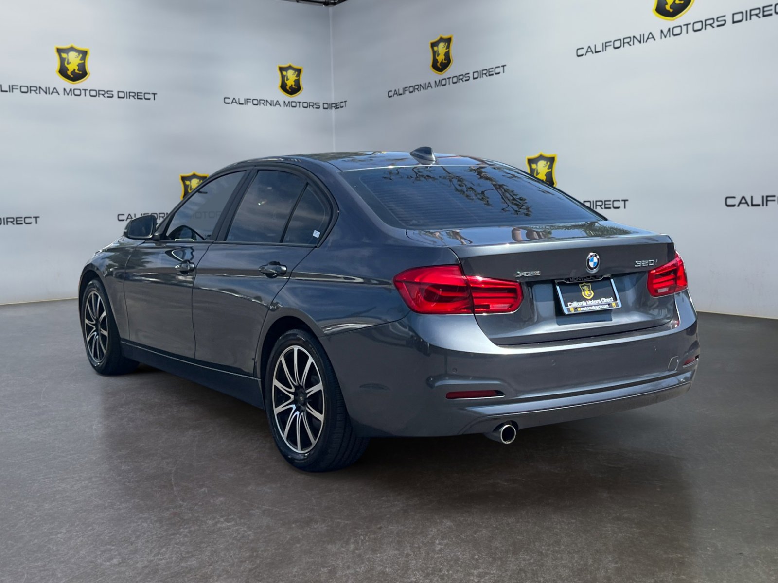 Used 2016 BMW 320i xDrive Sedan image 3