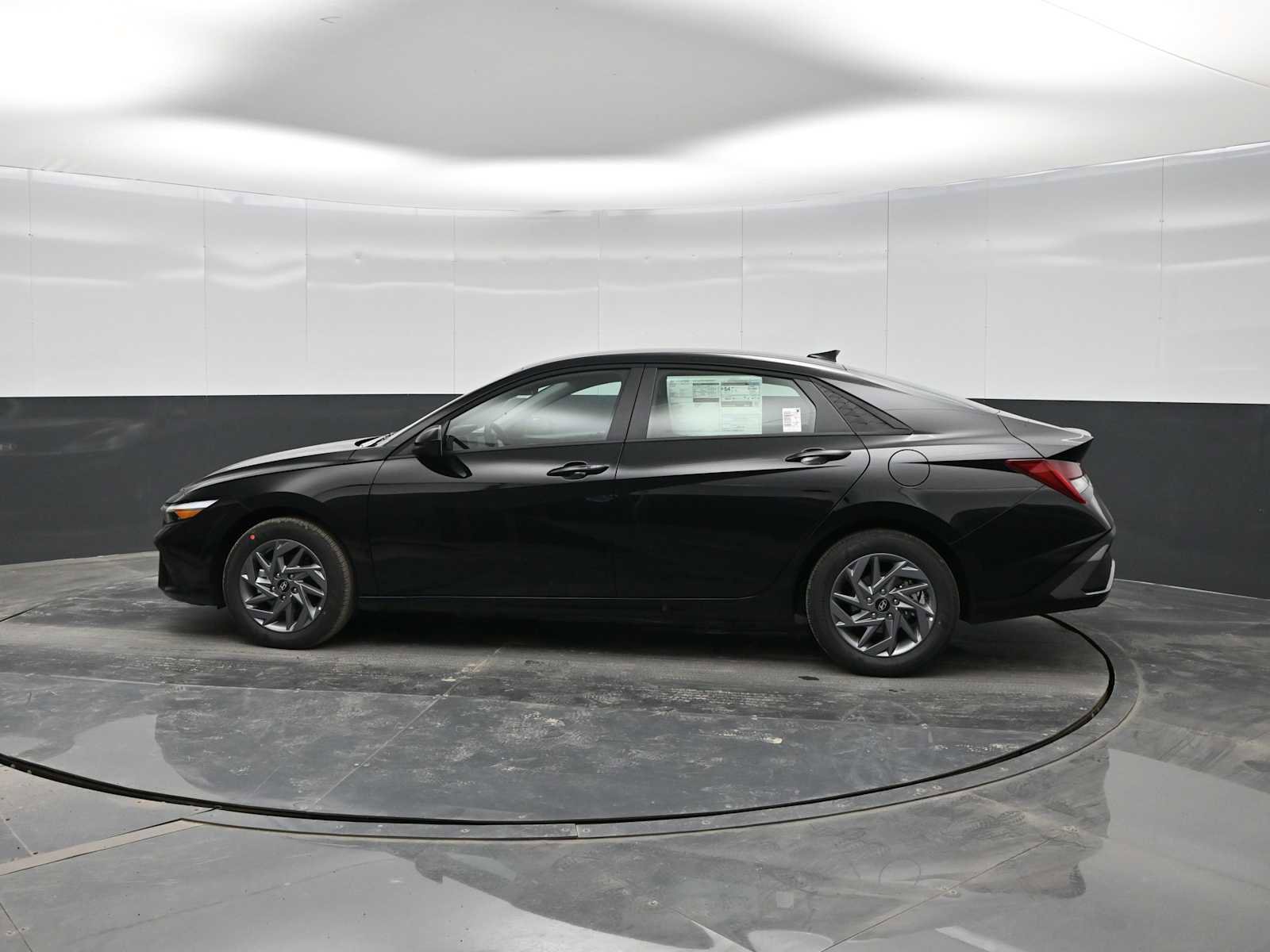 New 2026 Hyundai Elantra Blue image 5