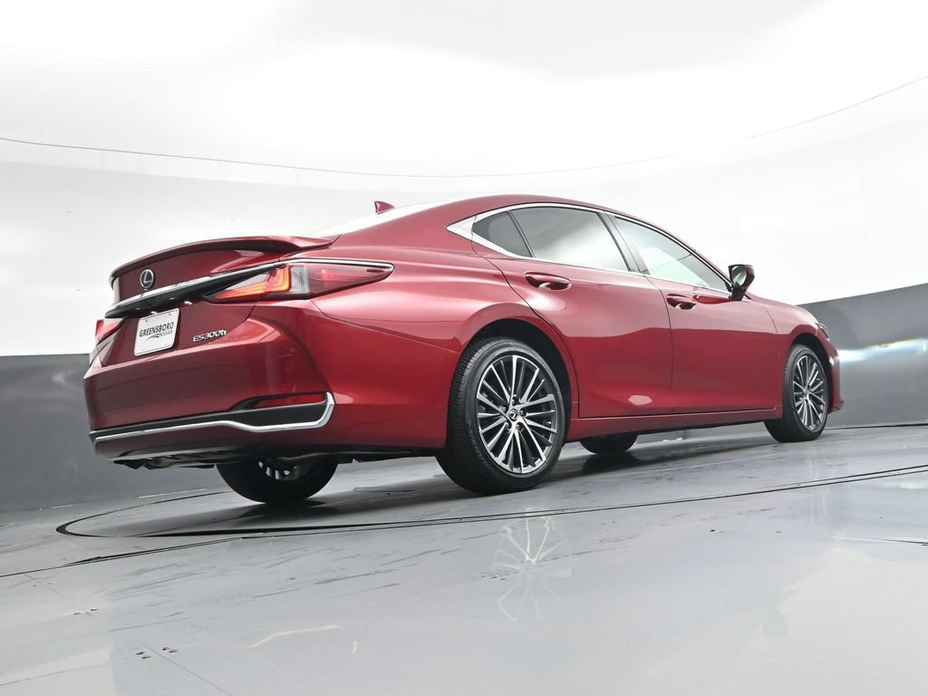 Used 2025 Lexus ES 300h w/ Premium Package FWD image 46