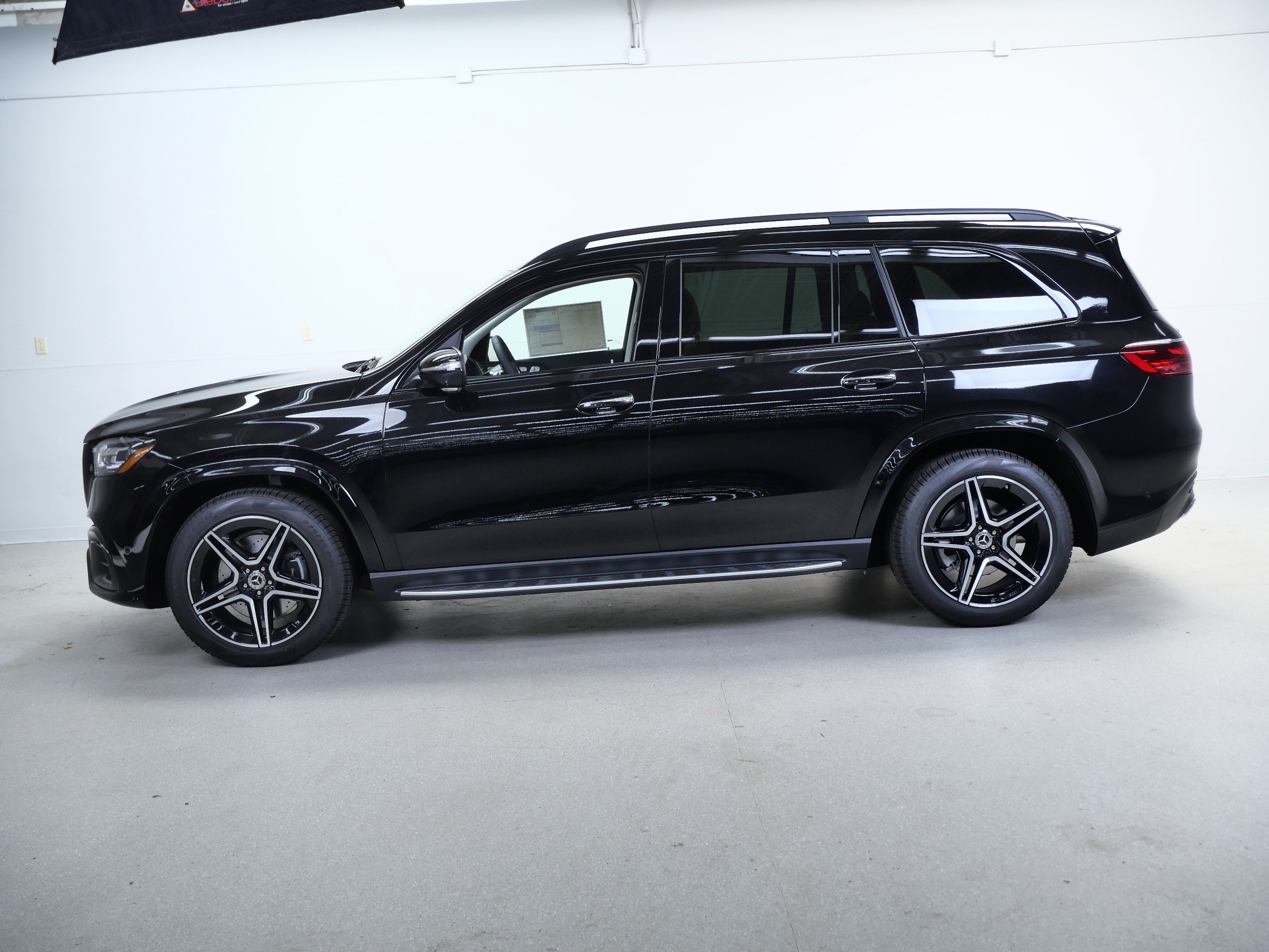 New 2026 Mercedes-Benz GLS 450 4MATIC image 5