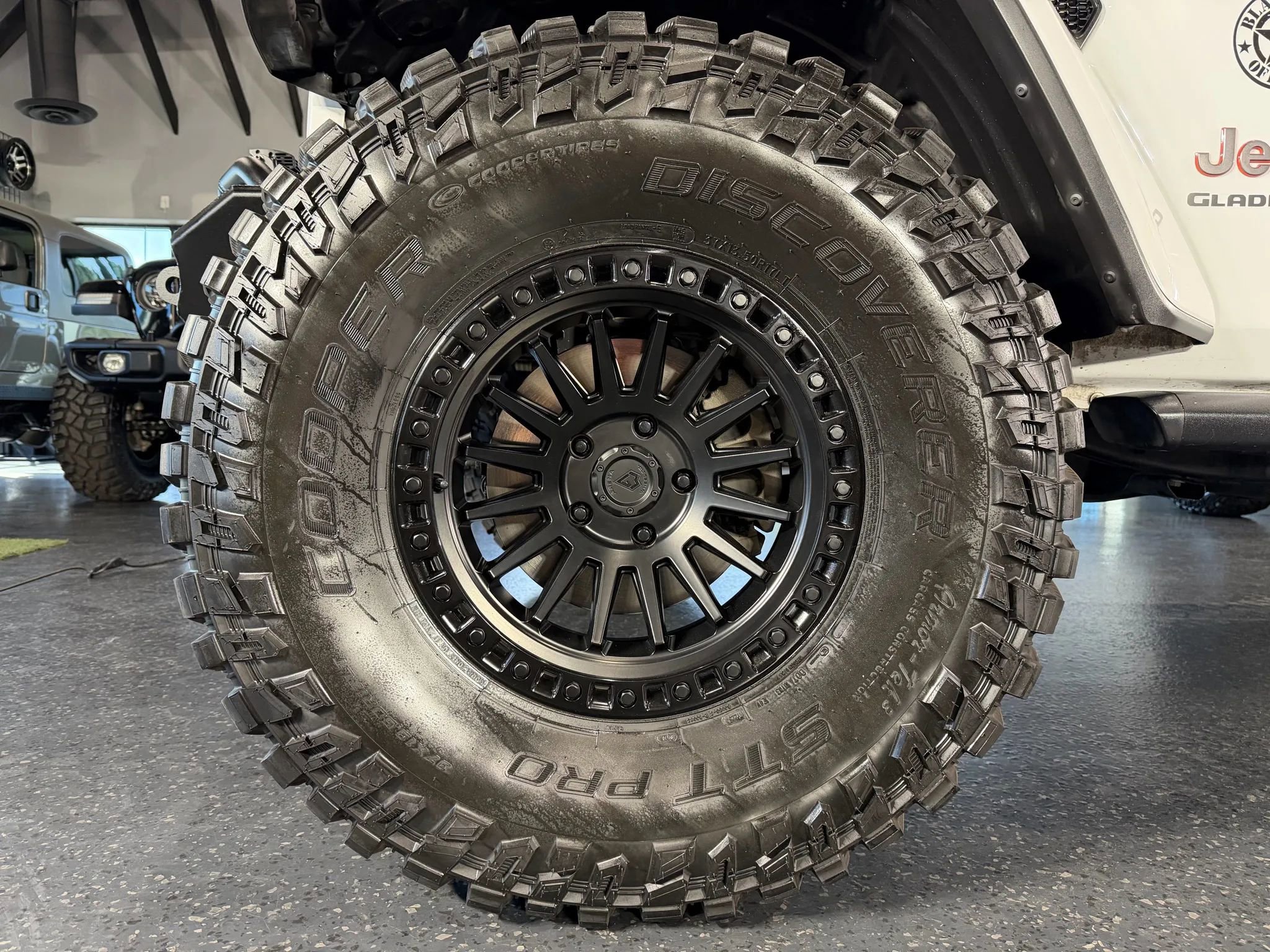 Used 2021 Jeep Gladiator Mojave AWD/4WD image 25
