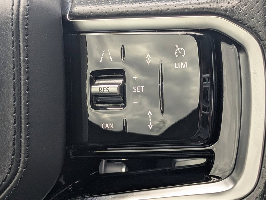 Used 2021 Land Rover Range Rover Velar R-Dynamic HSE image 30